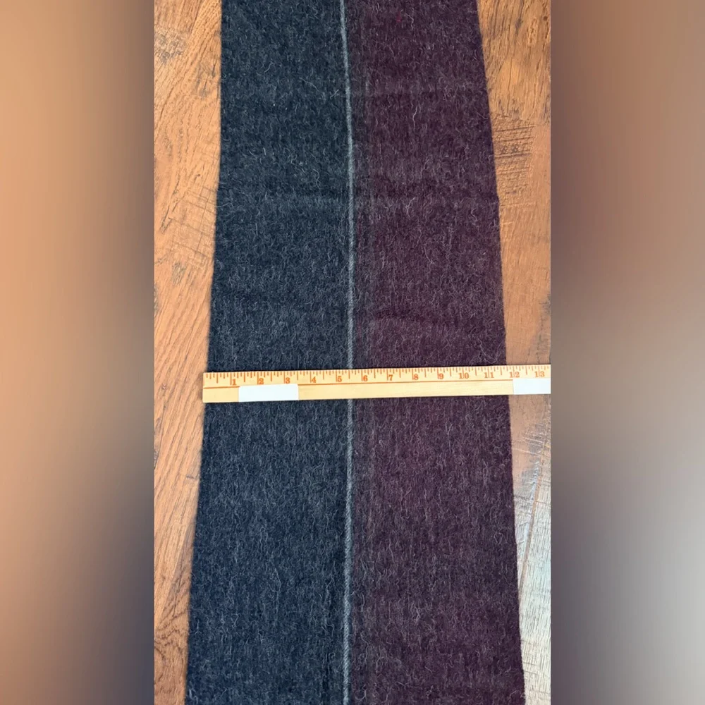 Suantrai Of Ireland 100% Wool Scarf Burgundy & Black